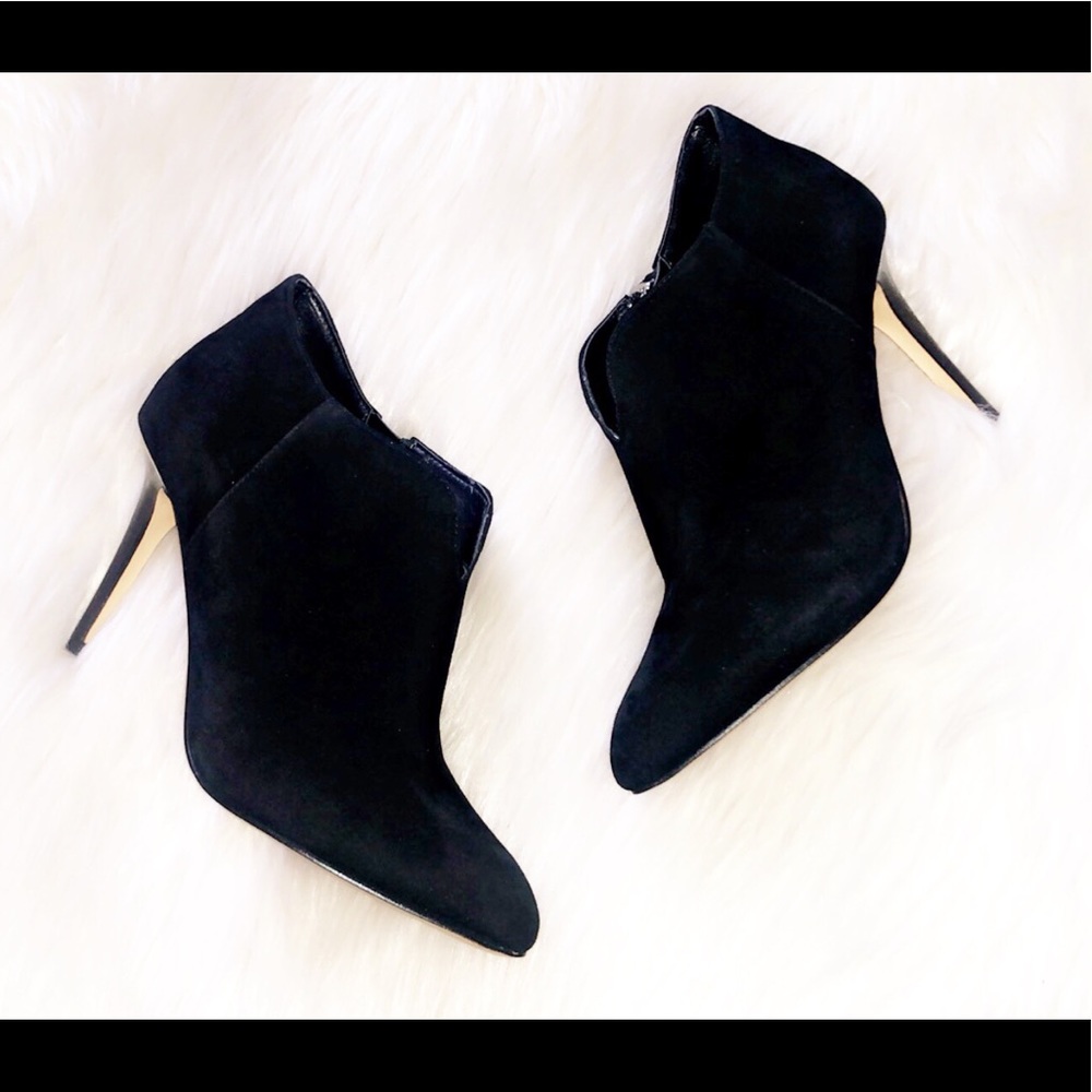 🆕WHBM Mila Suede Ankle Bootie